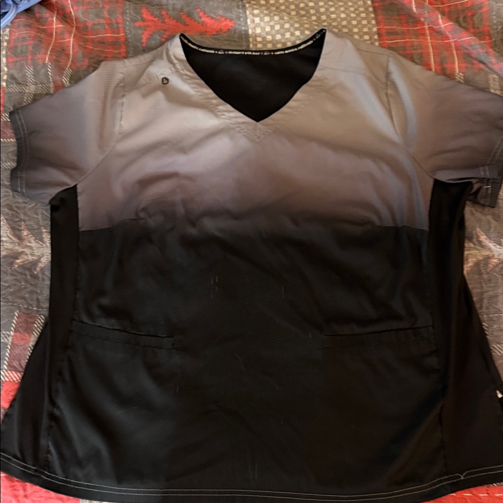 koi Women’s Ombre V-Neck Scrub Top - Gray to Black